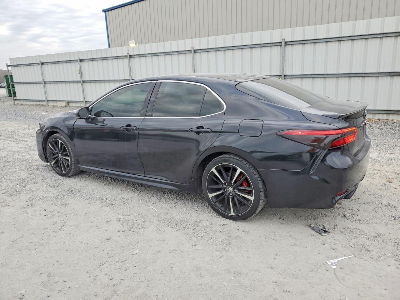 2018 TOYOTA CAMRY XSE photo 2