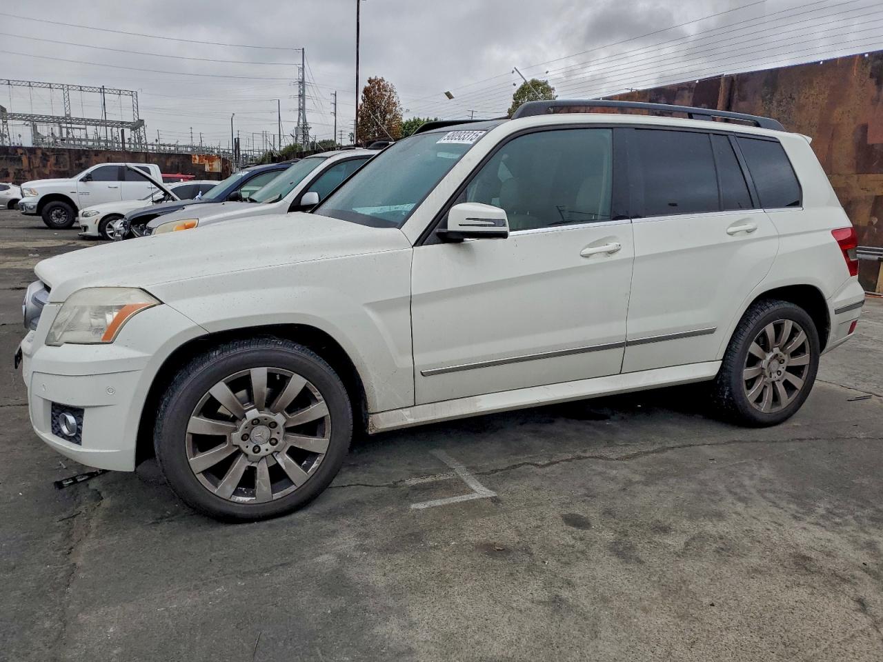 2011 MERCEDES-BENZ GLK