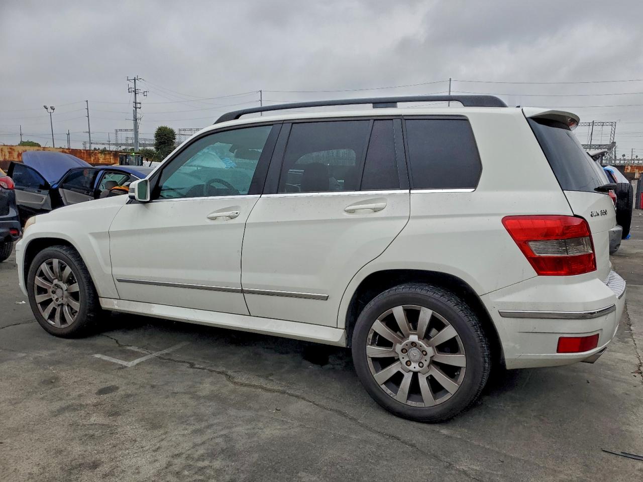 2011 MERCEDES-BENZ GLK 350 4MATIC photo 2