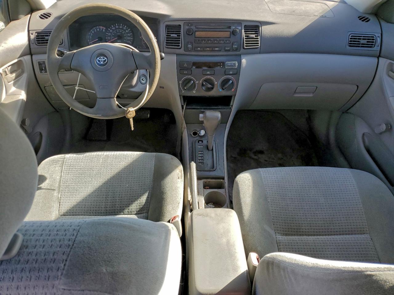 2005 TOYOTA COROLLA CE photo 8