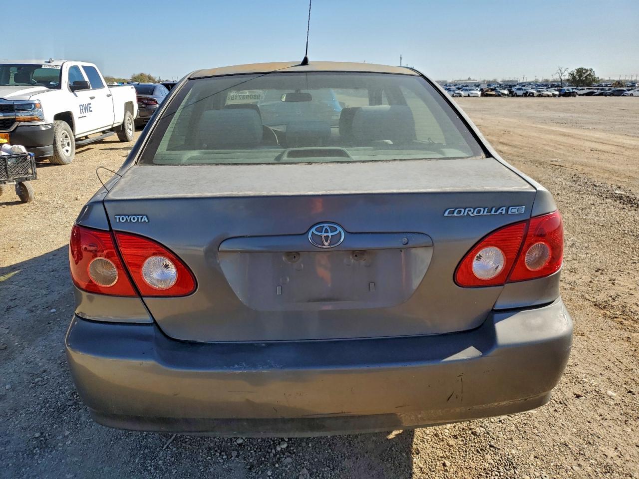 2005 TOYOTA COROLLA CE photo 6