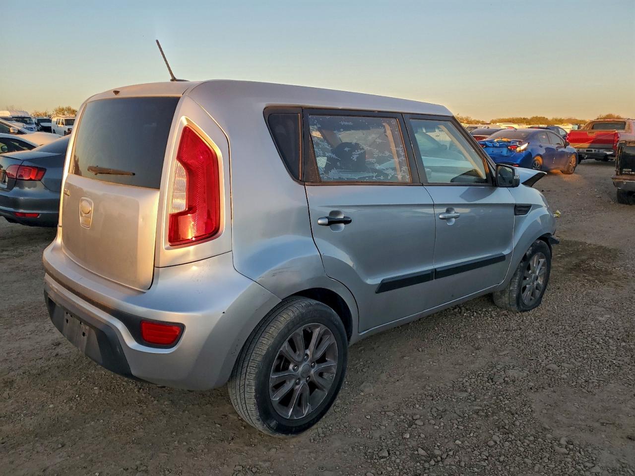 2012 KIA SOUL + photo 7
