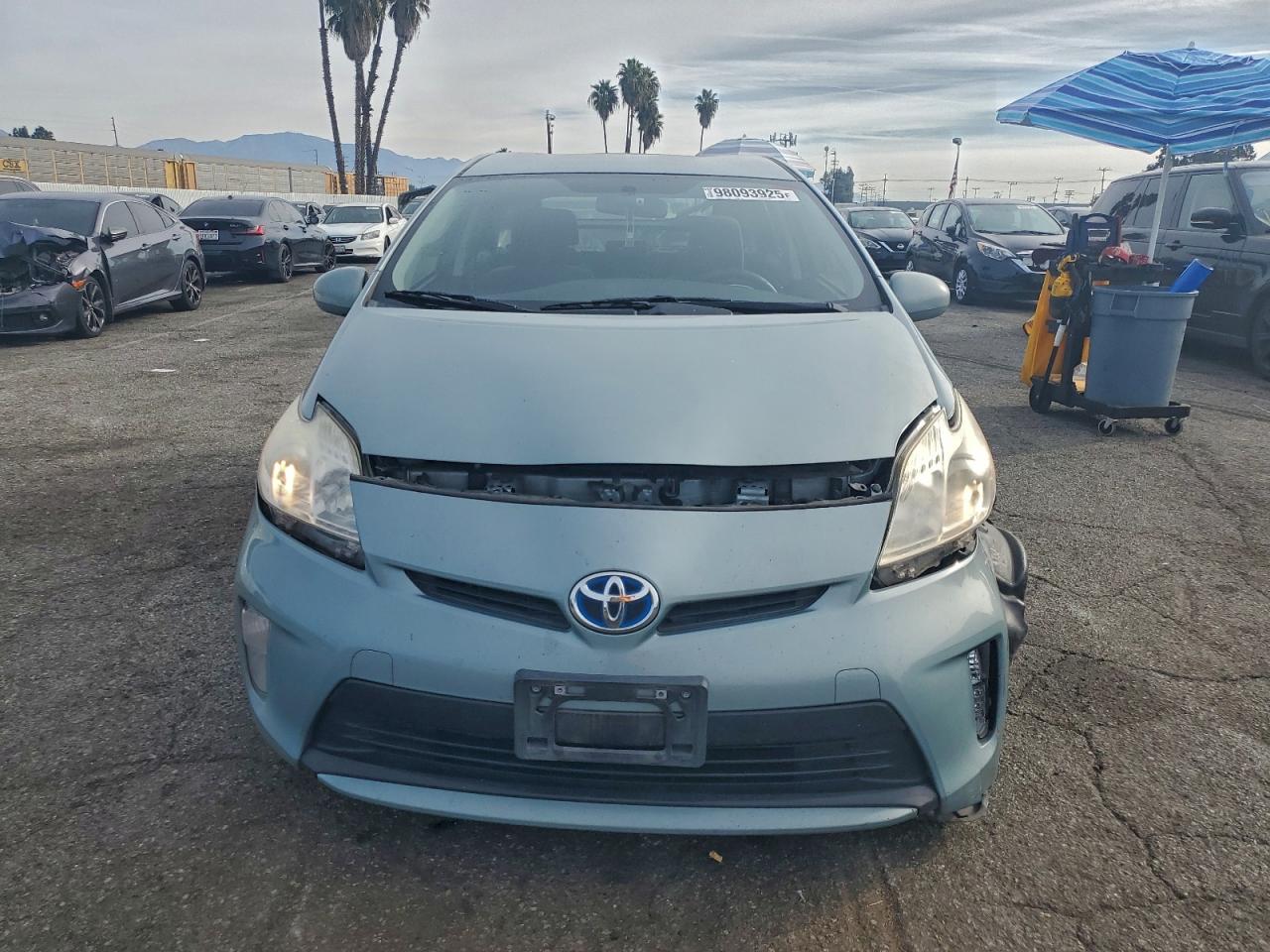 2012 TOYOTA PRIUS photo 5