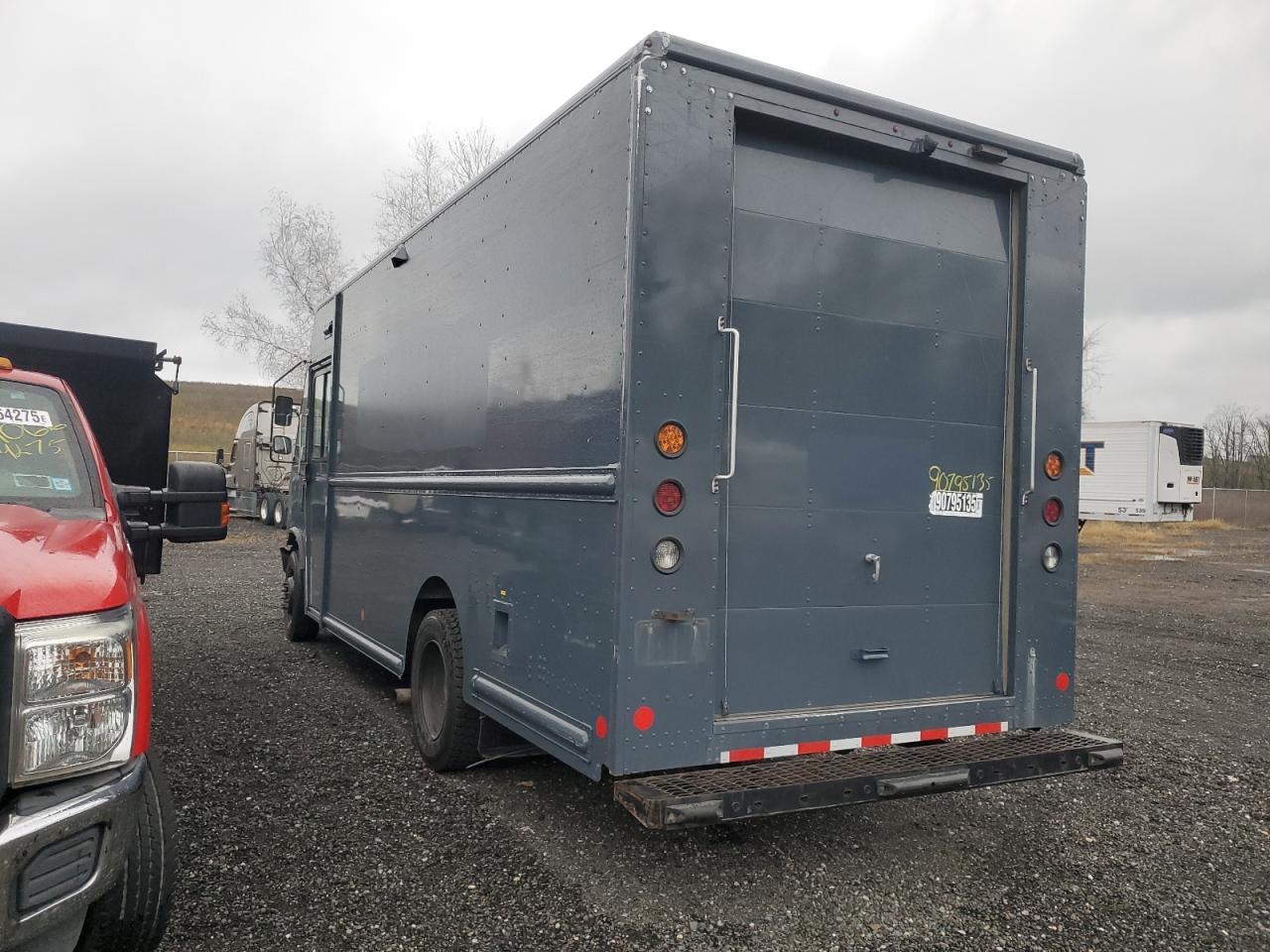 2020 FORD F59 - DELIVERY VAN photo 2