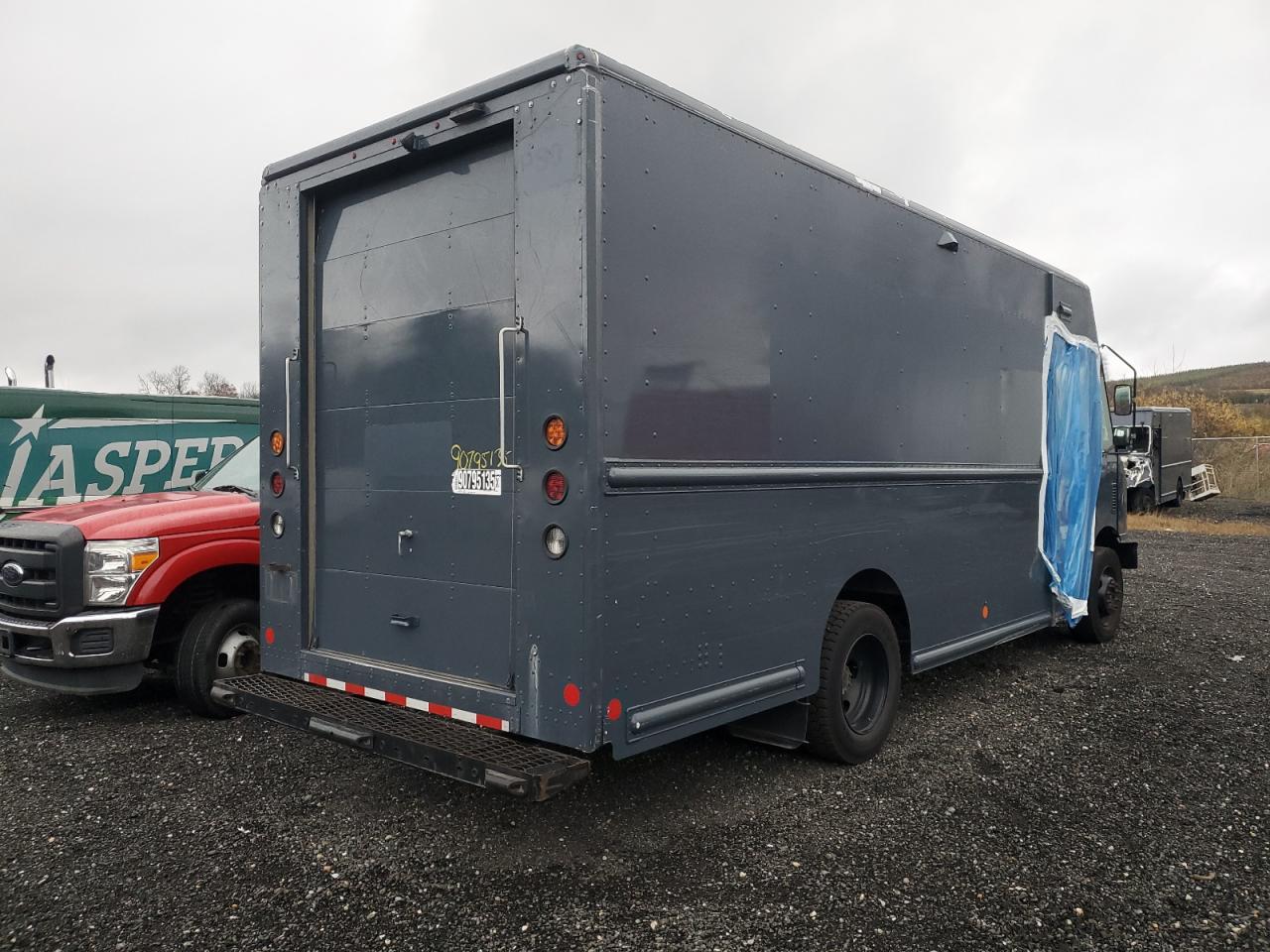 2020 FORD F59 - DELIVERY VAN photo 3