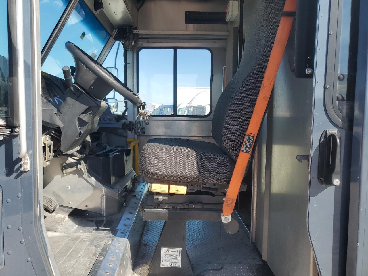 2021 FORD F59 - DELIVERY VAN photo 7
