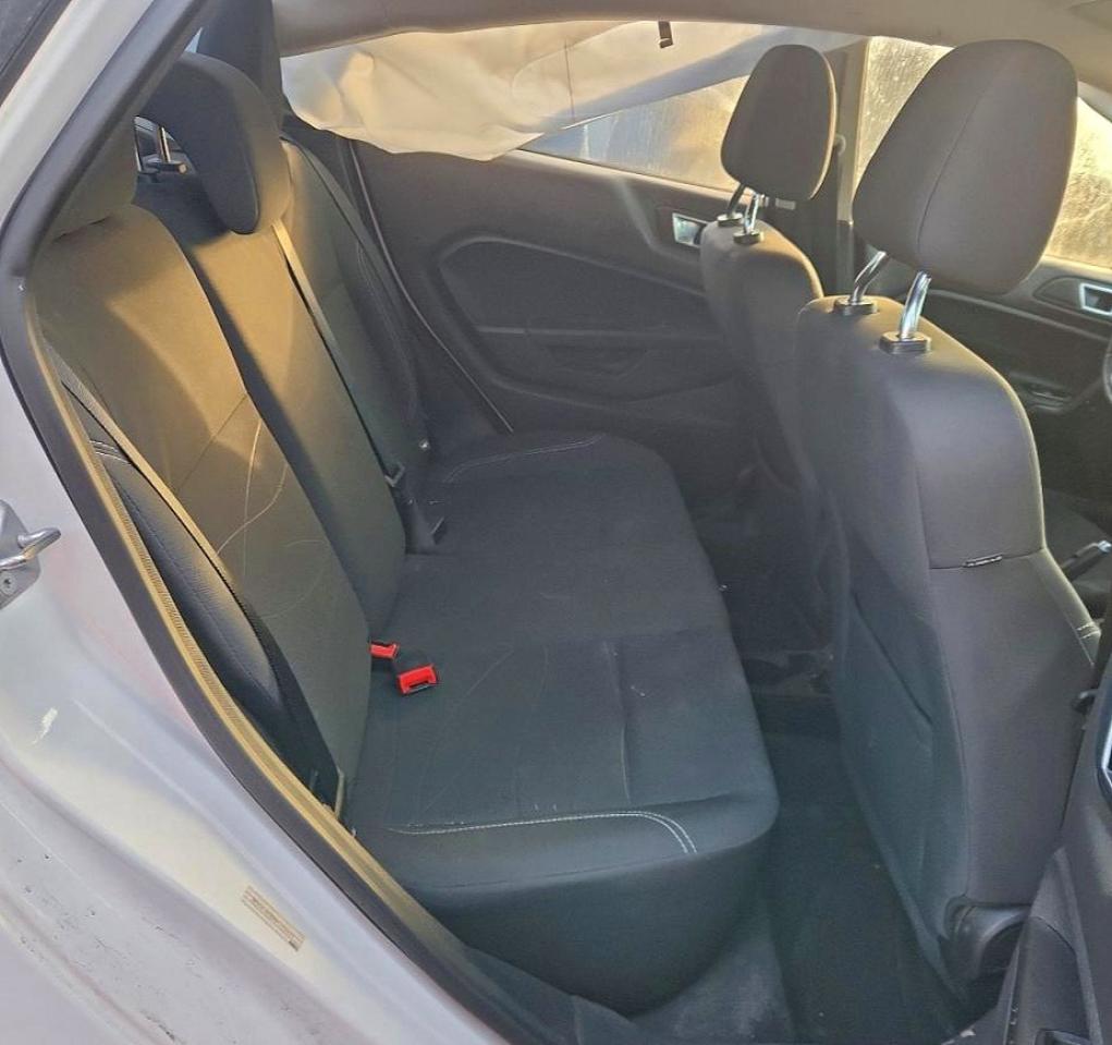 2016 FORD FIESTA SE photo 10