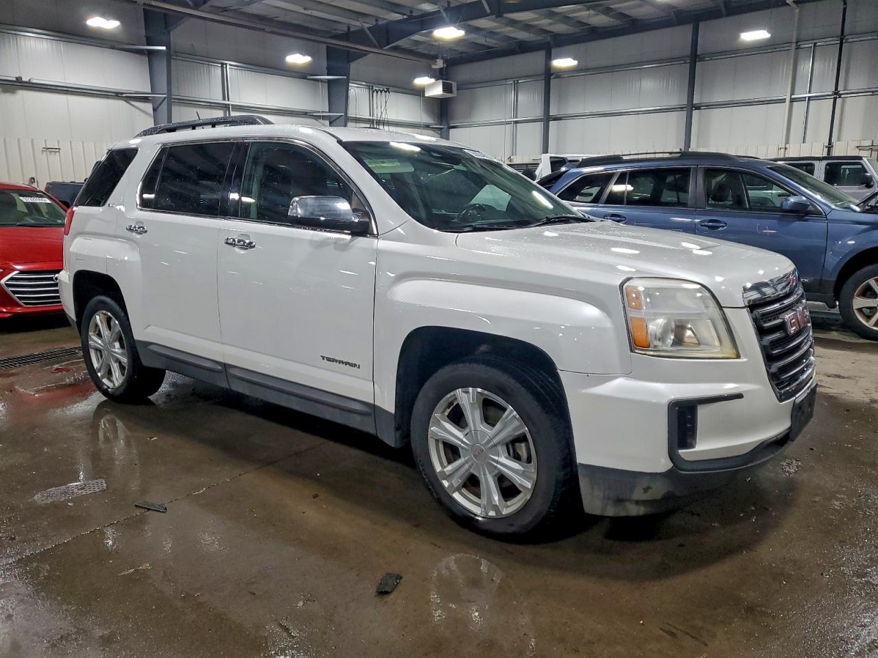 2017 GMC TERRAIN SLT photo 4