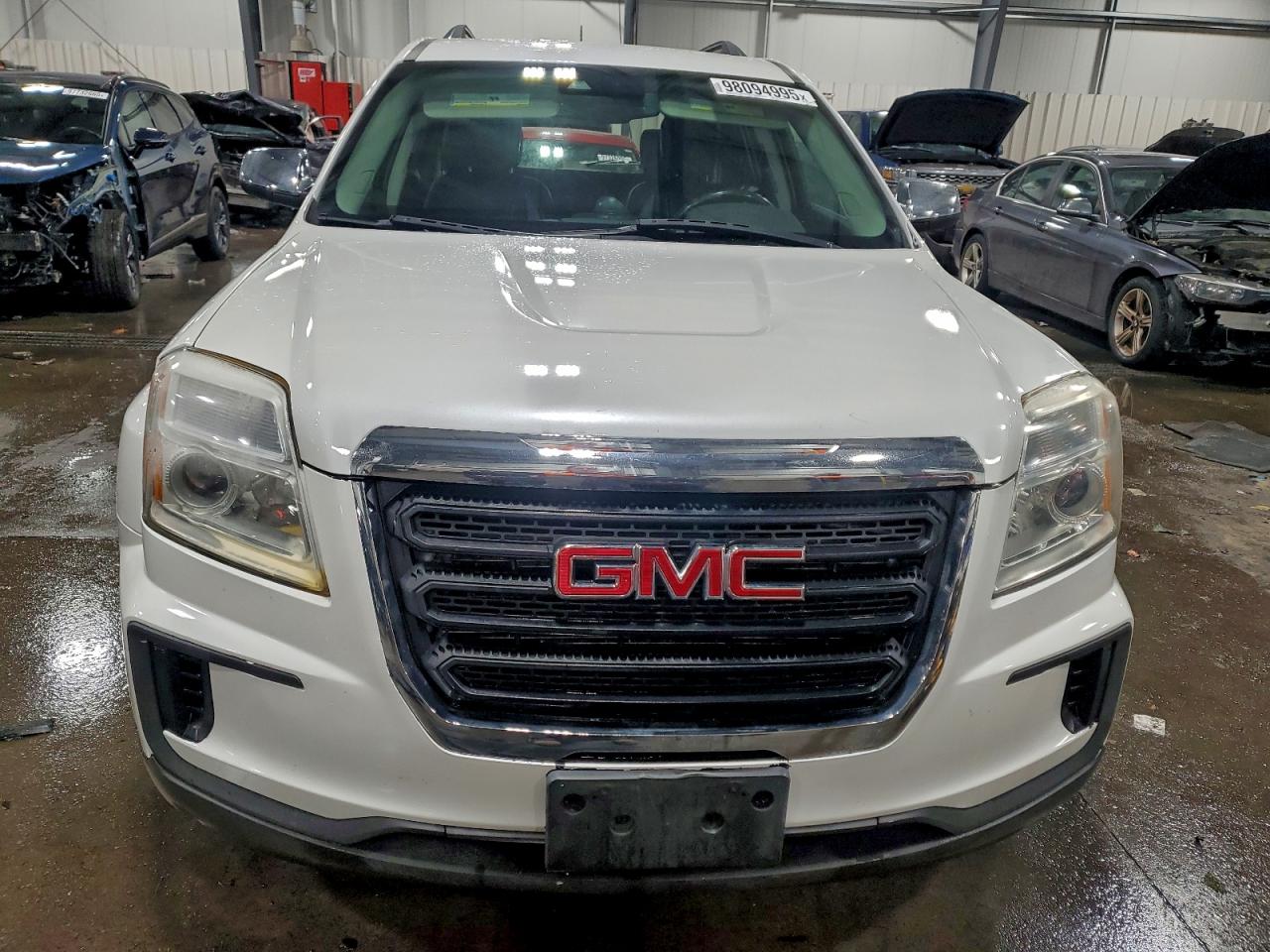 2017 GMC TERRAIN SLT photo 5
