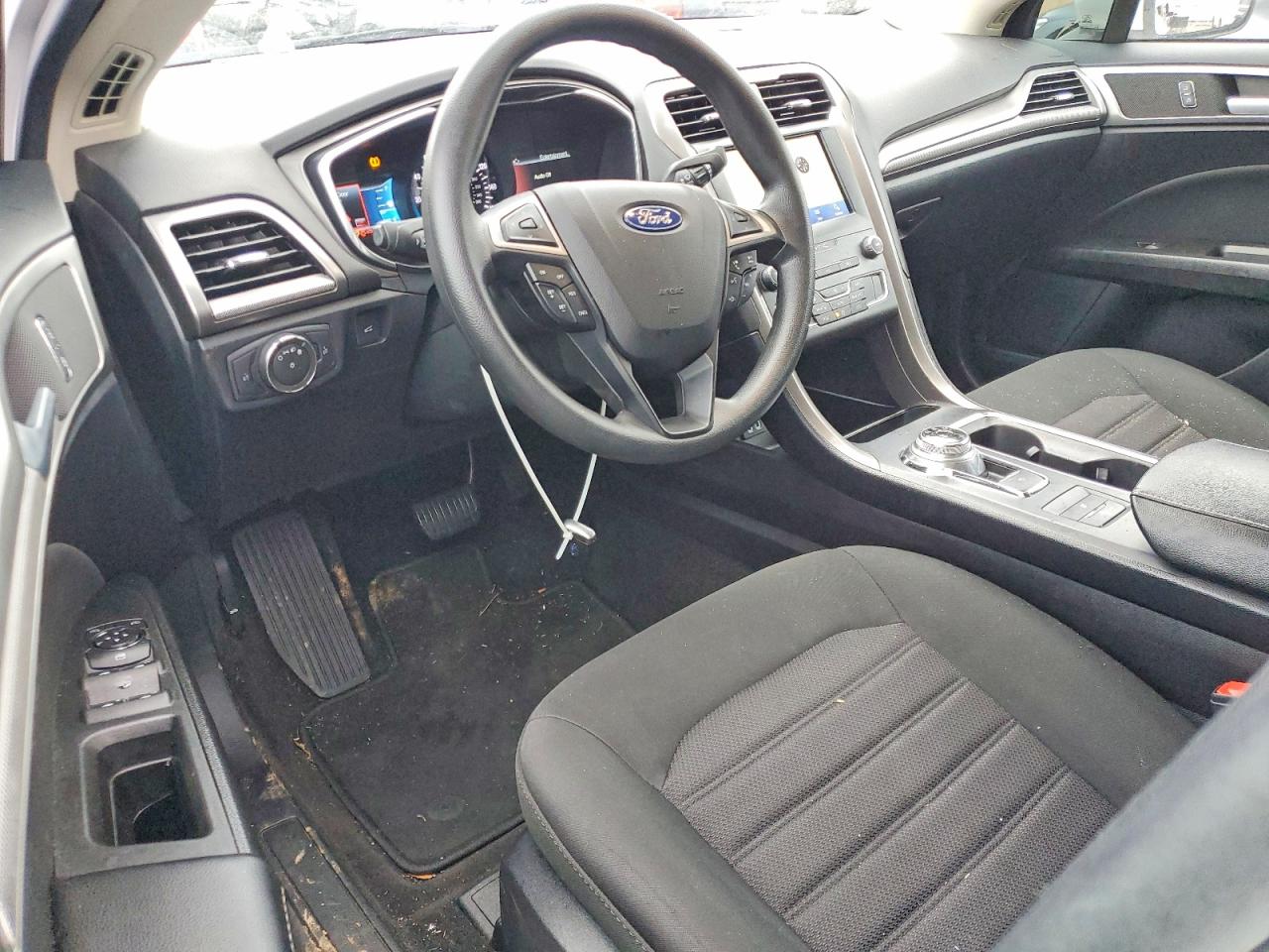 2020 FORD FUSION SE photo 8