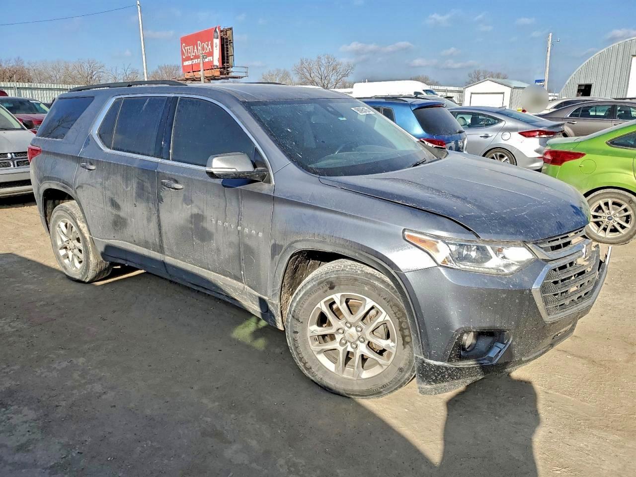 2020 CHEVROLET TRAVERSE LT photo 4