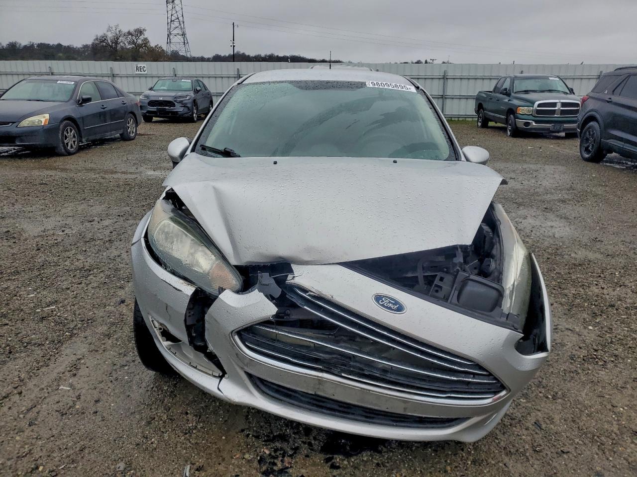 2016 FORD FIESTA SE photo 5