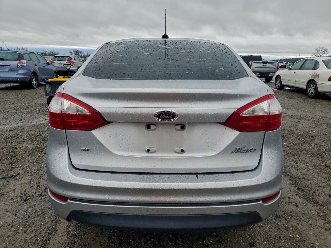 2016 FORD FIESTA SE photo 6