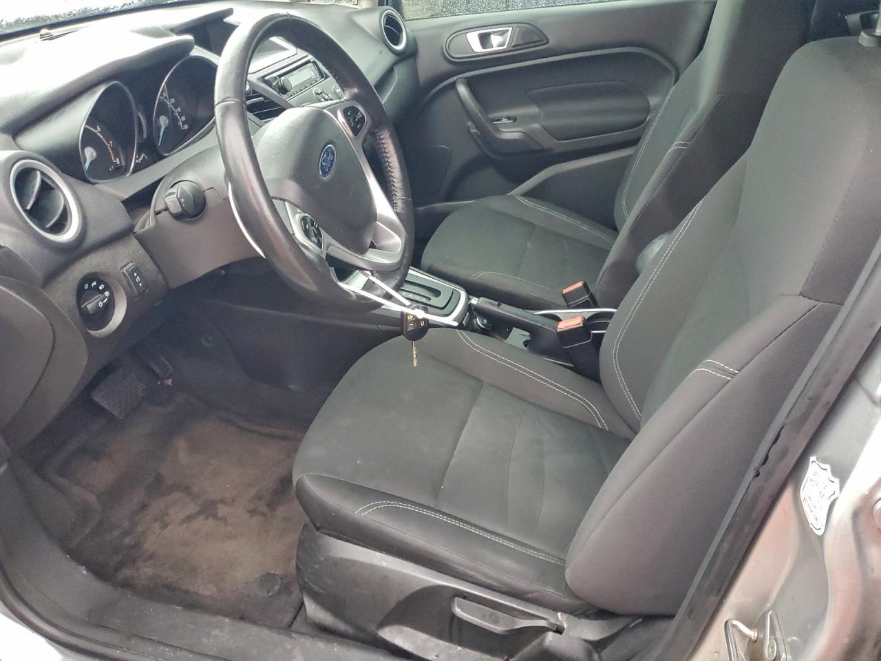 2016 FORD FIESTA SE photo 7