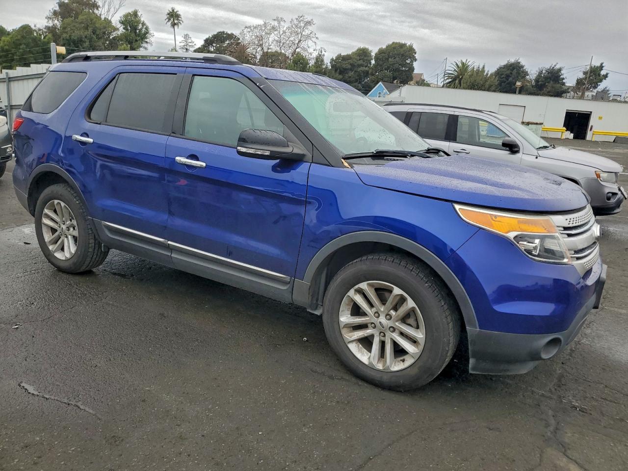 2013 FORD EXPLORER XLT photo 4