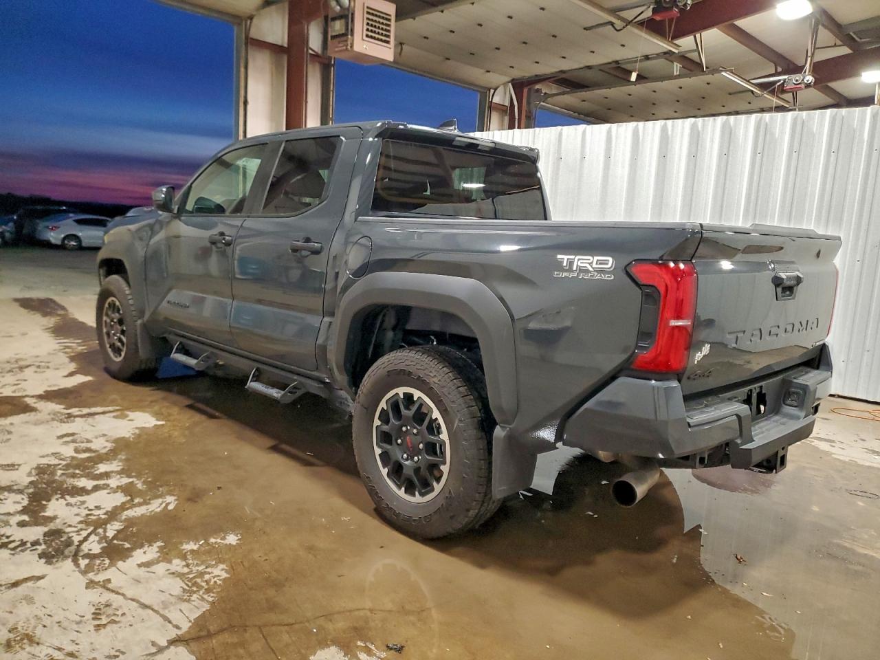 2025 TOYOTA TACOMA DOUBLE CAB photo 2