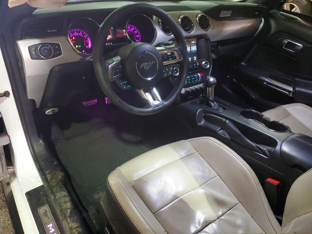 2016 FORD MUSTANG photo 8