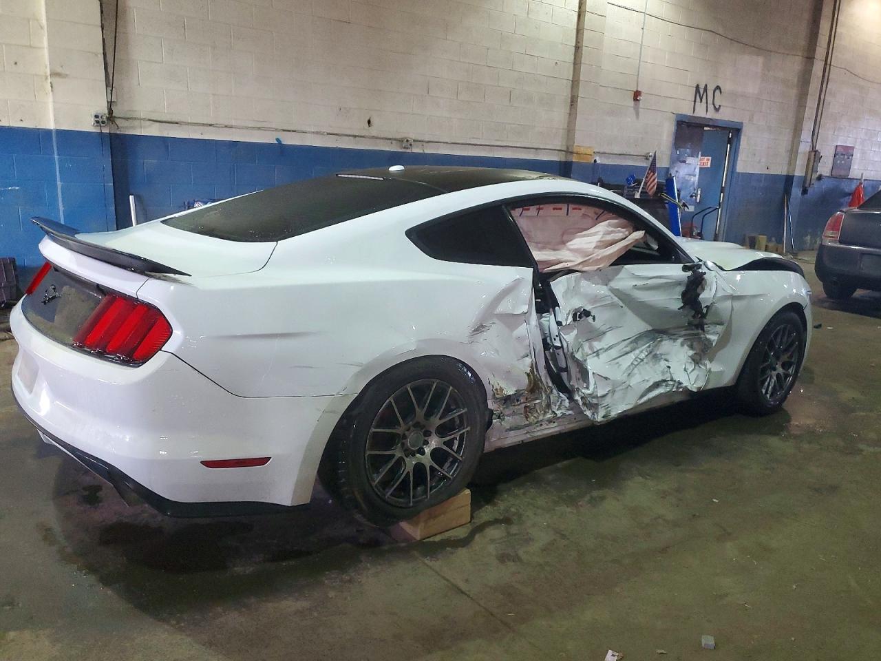 2016 FORD MUSTANG photo 3