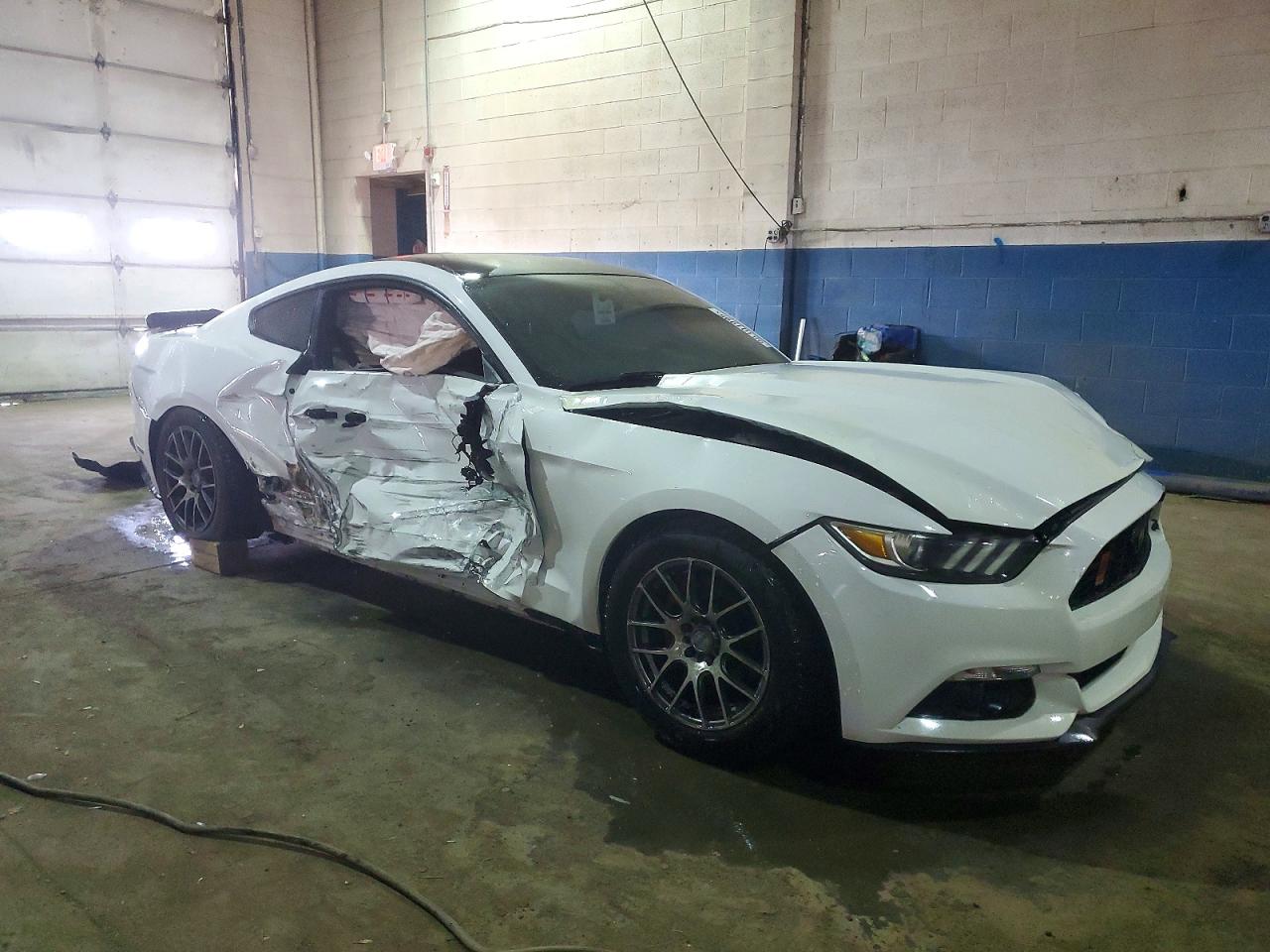 2016 FORD MUSTANG photo 4