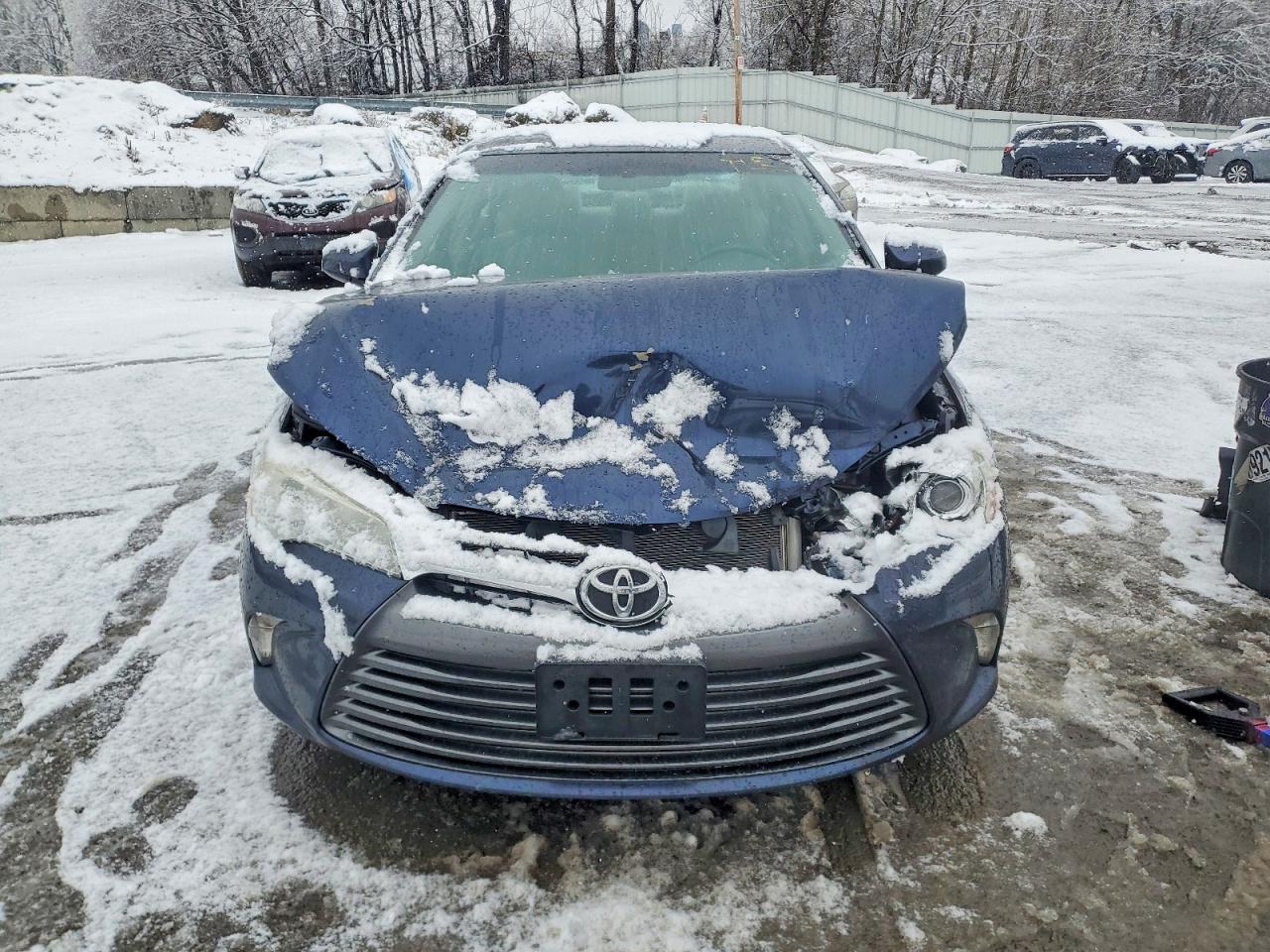 2016 TOYOTA CAMRY LE photo 5