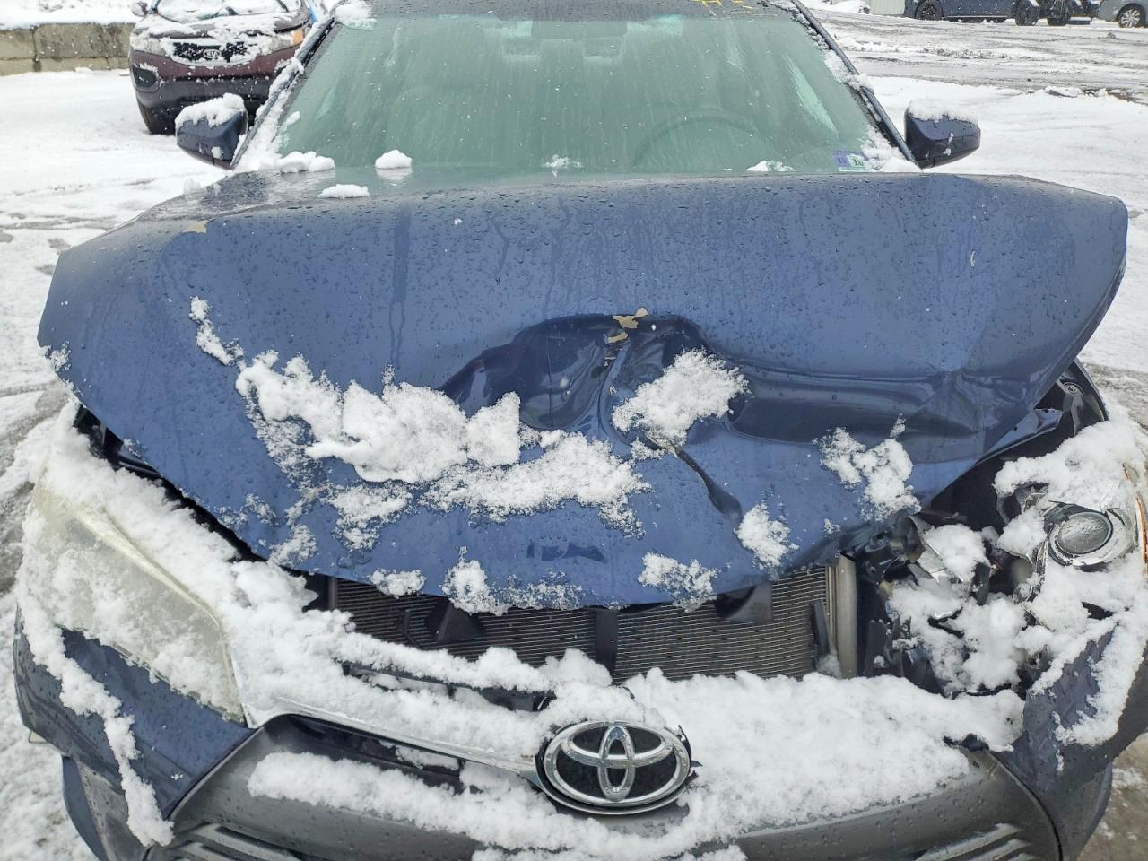 2016 TOYOTA CAMRY LE photo 11