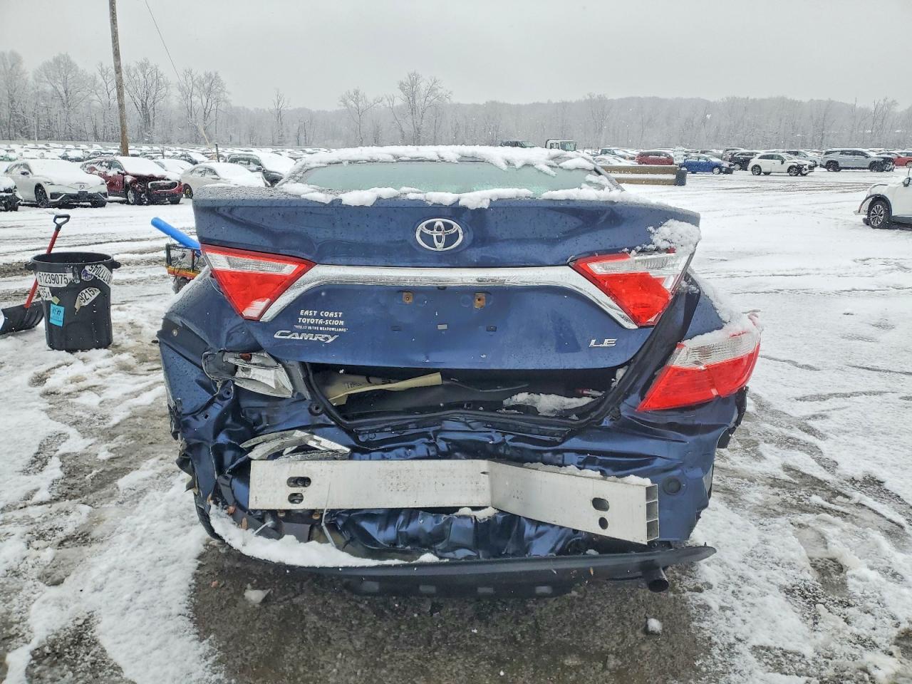 2016 TOYOTA CAMRY LE photo 6