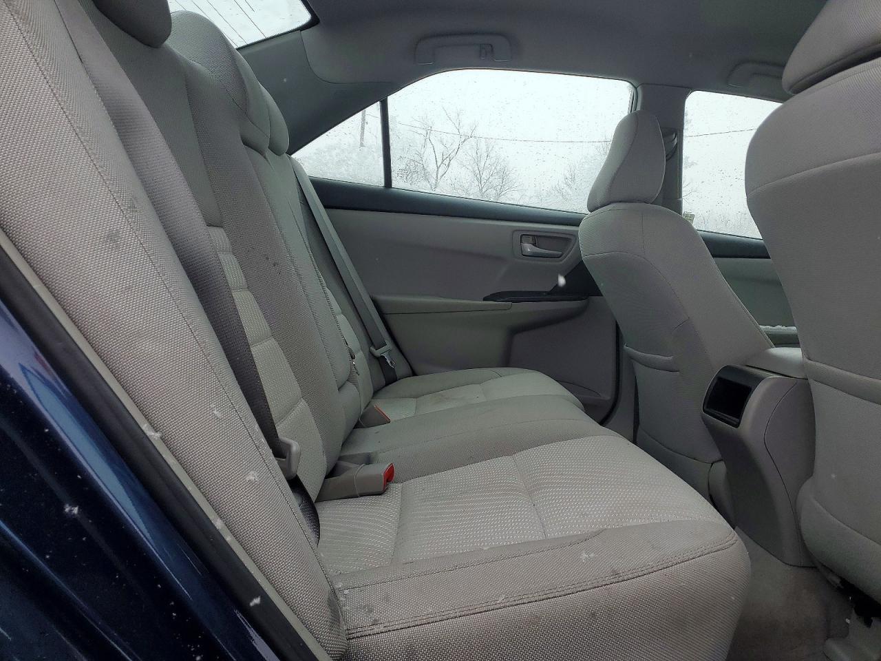 2016 TOYOTA CAMRY LE photo 10
