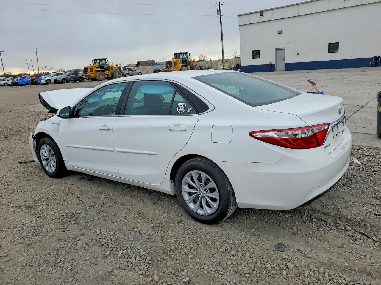 2015 TOYOTA CAMRY HYBRID photo 2
