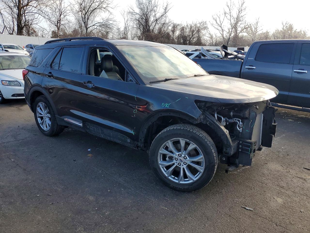 2020 FORD EXPLORER XLT photo 4