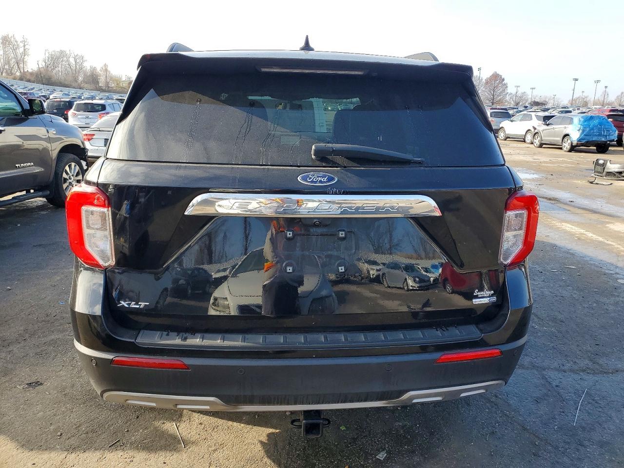 2020 FORD EXPLORER XLT photo 6