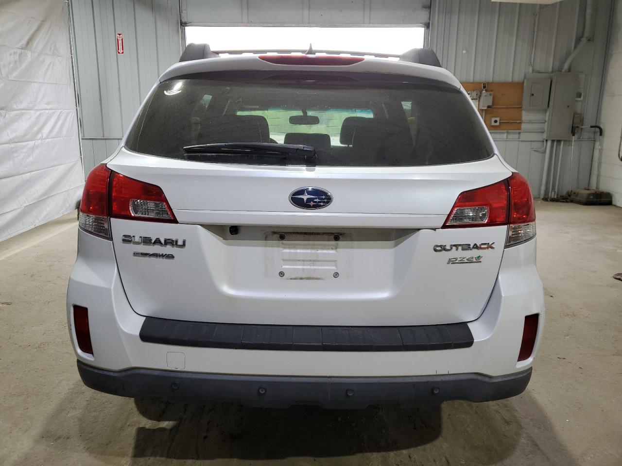 2011 SUBARU OUTBACK 2.5I LIMITED photo 6