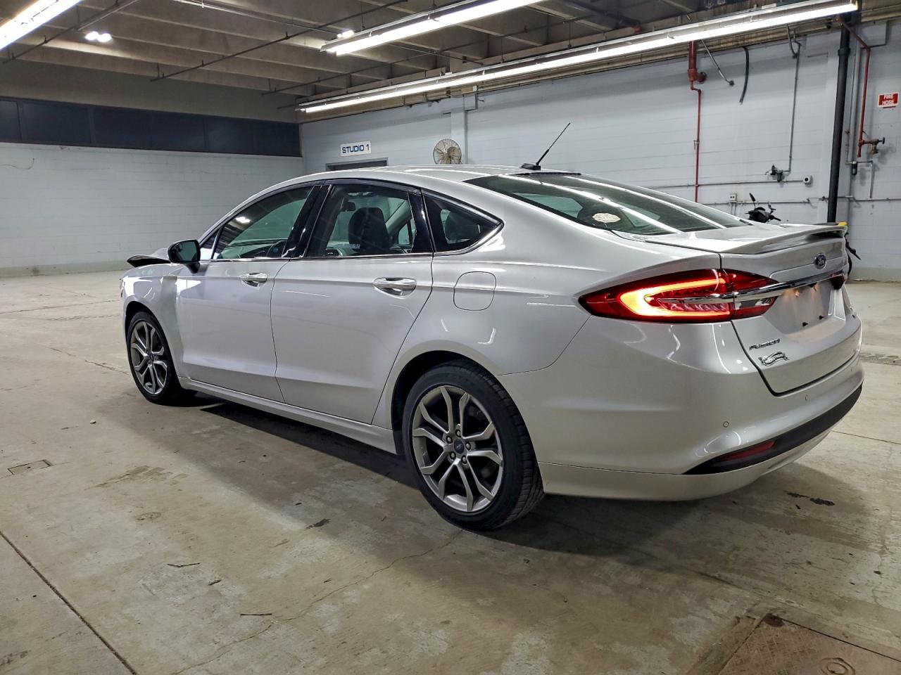 2017 FORD FUSION SE photo 2
