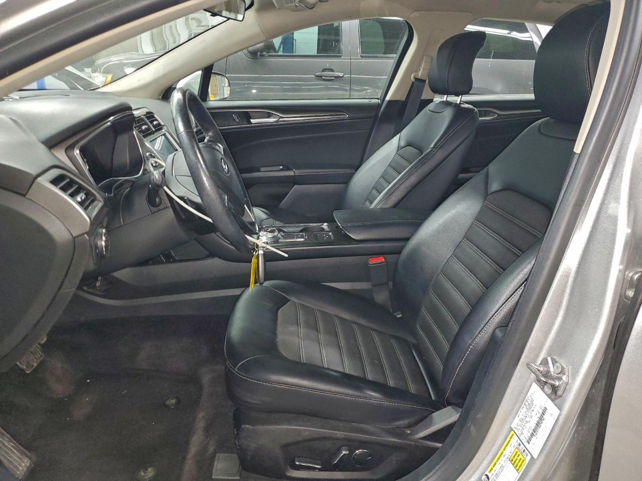 2017 FORD FUSION SE photo 7