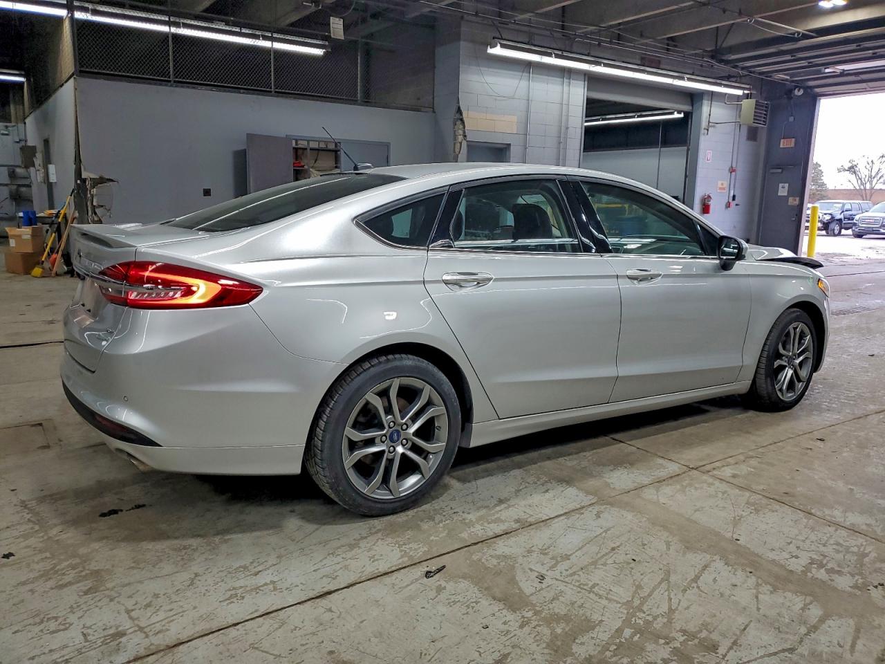 2017 FORD FUSION SE photo 3