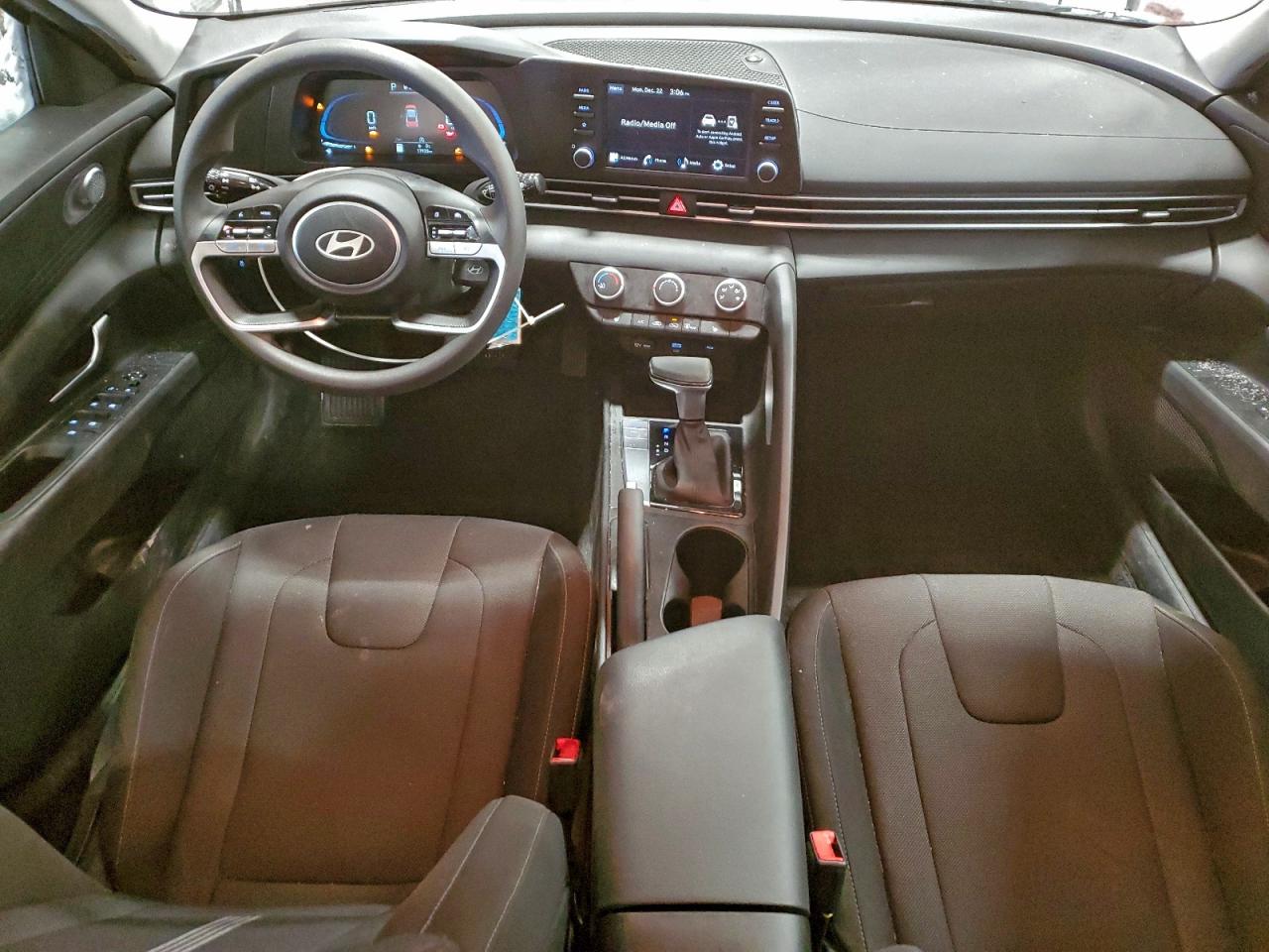 2025 HYUNDAI ELANTRA SEL SPORT photo 8