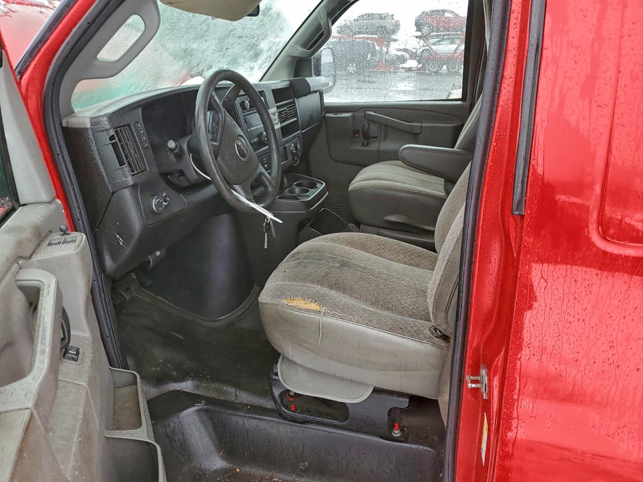2018 GMC SAVANA G2500 photo 7