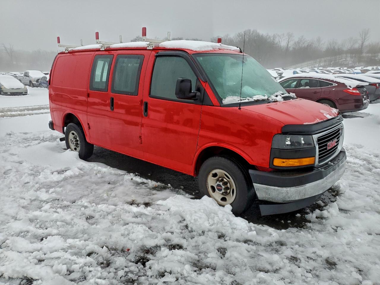 2018 GMC SAVANA G2500 photo 4