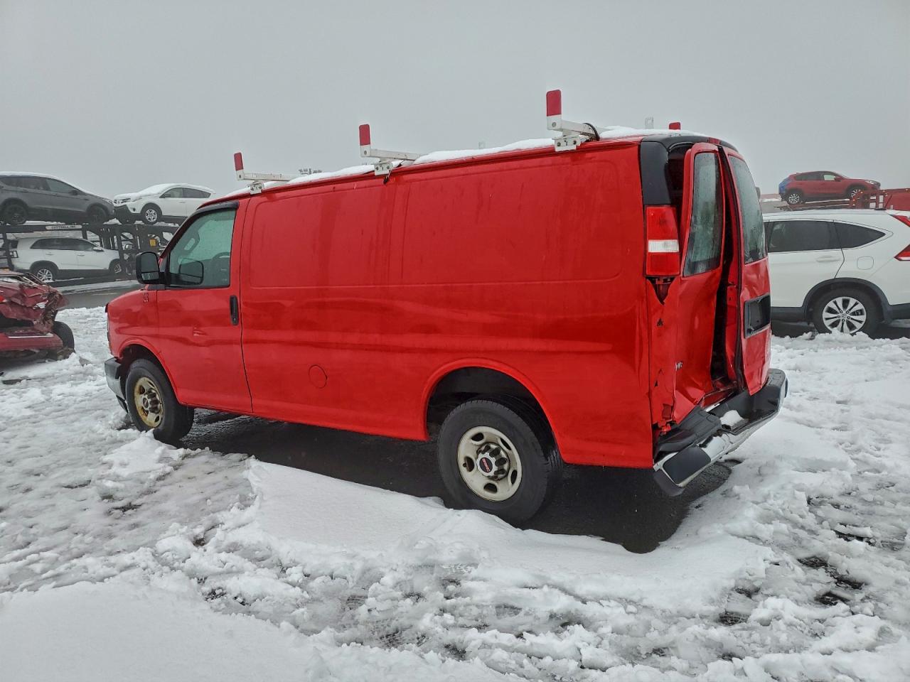 2018 GMC SAVANA G2500 photo 2