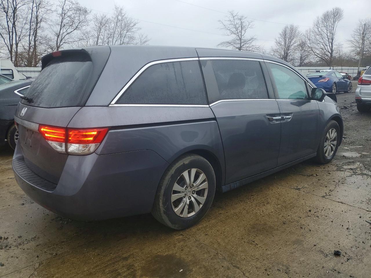 2016 HONDA ODYSSEY EXL photo 3