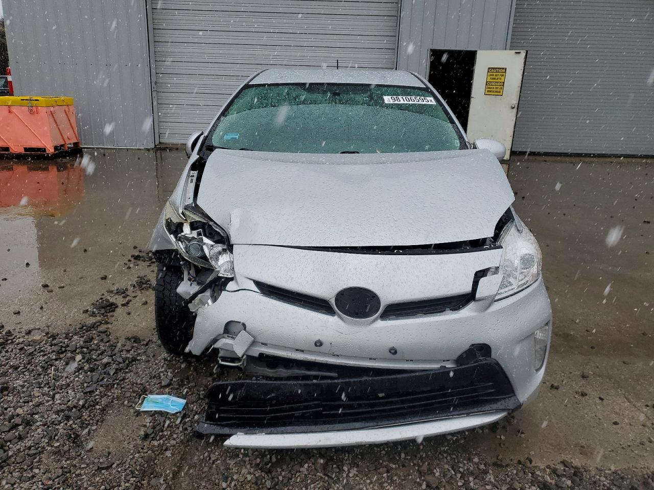 2012 TOYOTA PRIUS photo 5