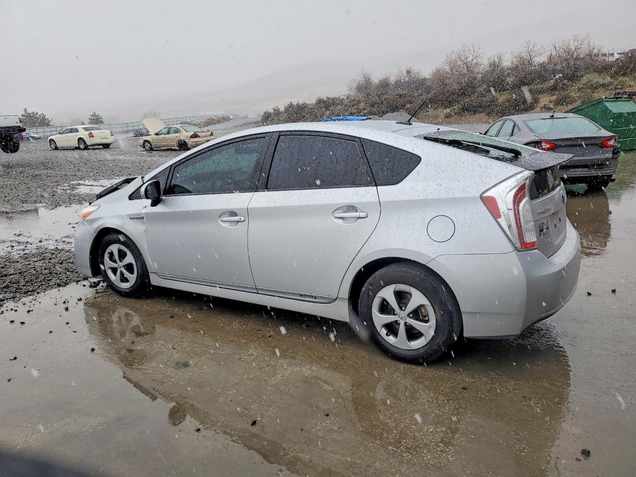 2012 TOYOTA PRIUS photo 2
