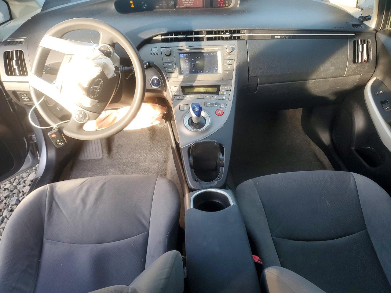 2012 TOYOTA PRIUS photo 8