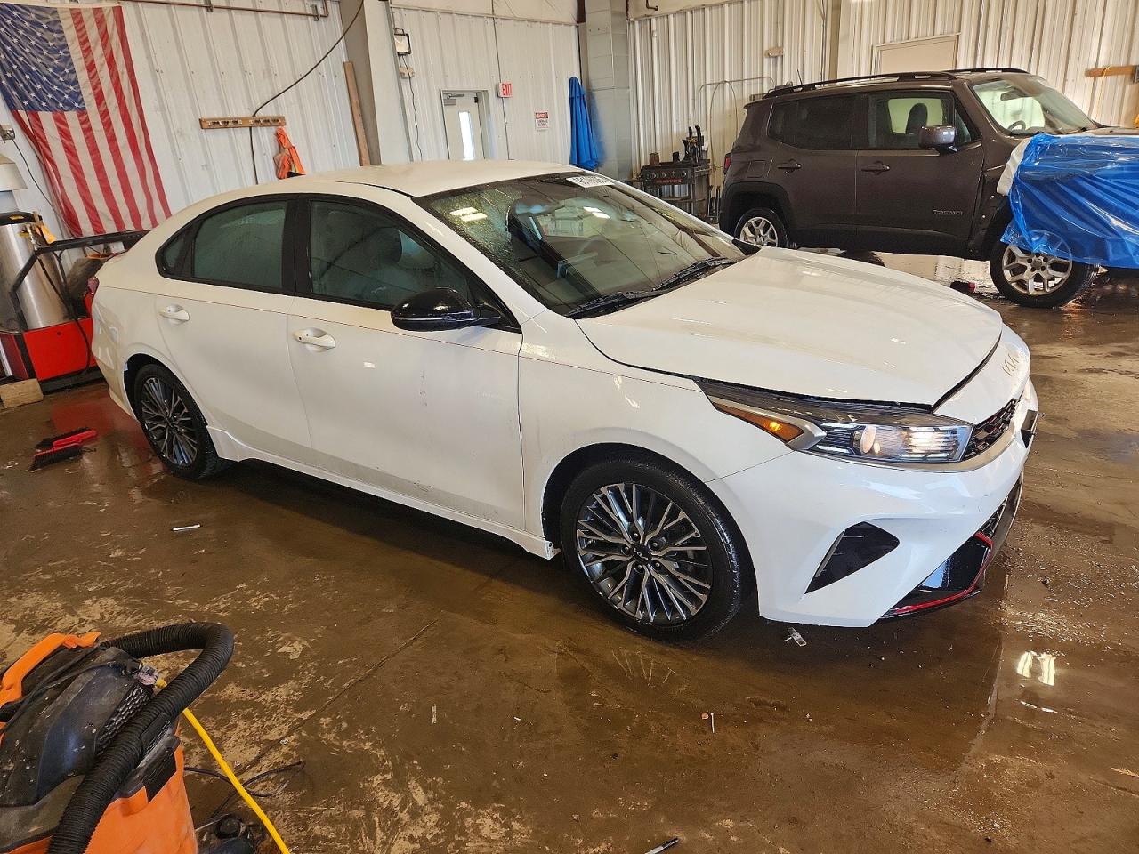 2023 KIA FORTE GT LINE photo 4