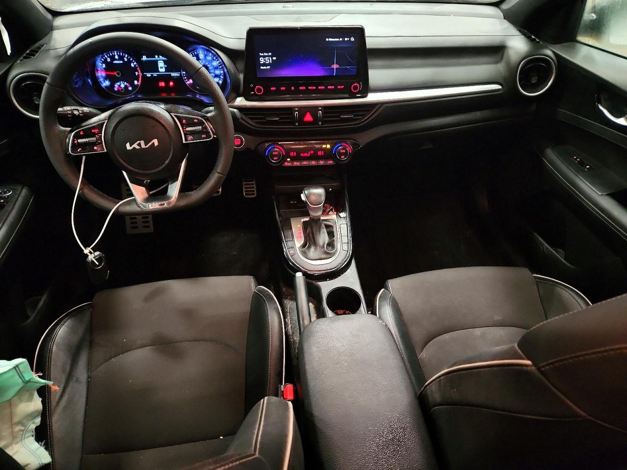2023 KIA FORTE GT LINE photo 8