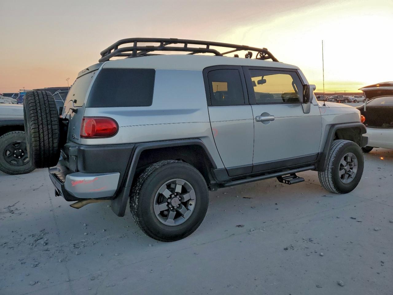 2007 TOYOTA FJ CRUISER photo 3