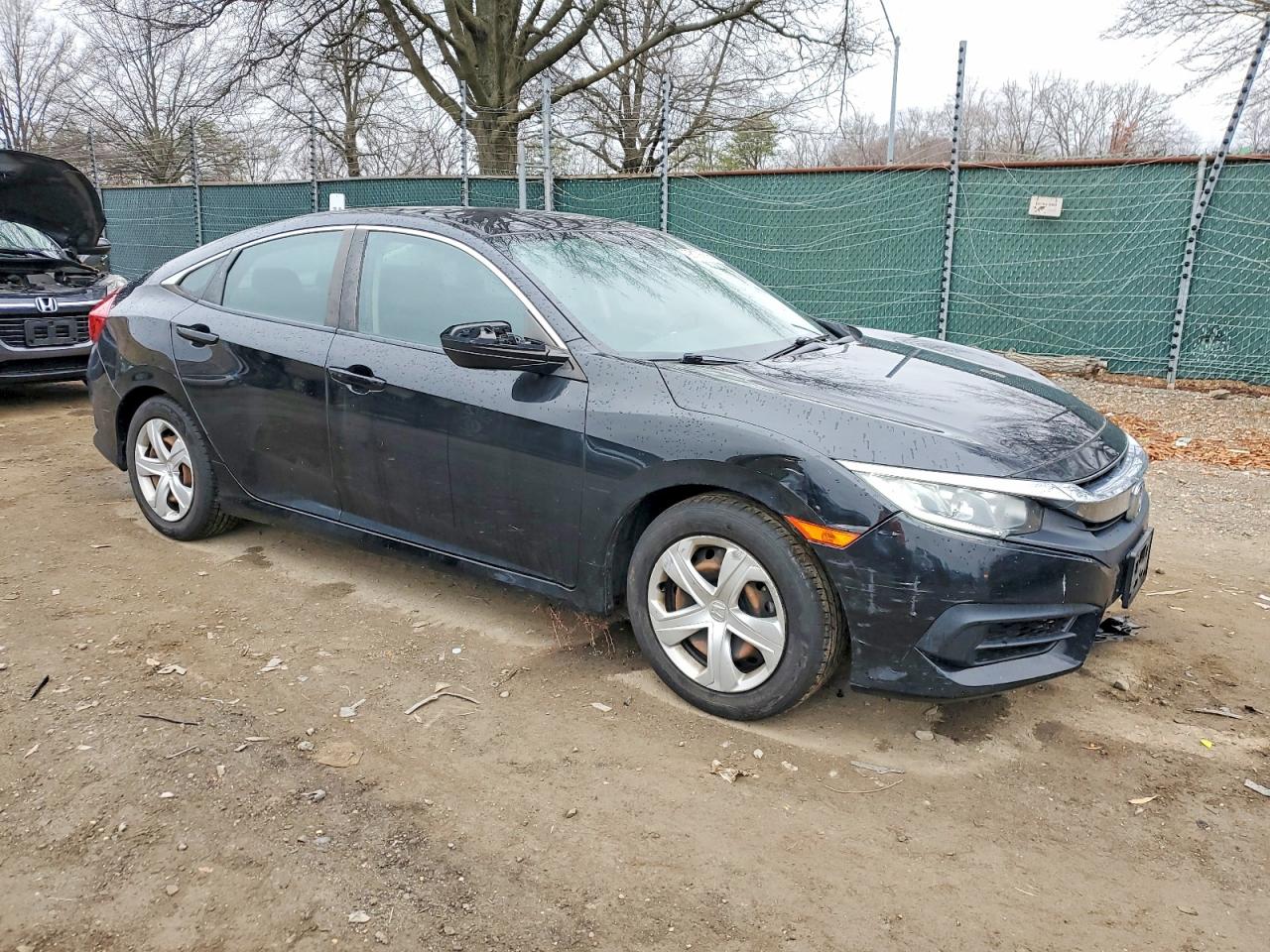 2017 HONDA CIVIC LX photo 4