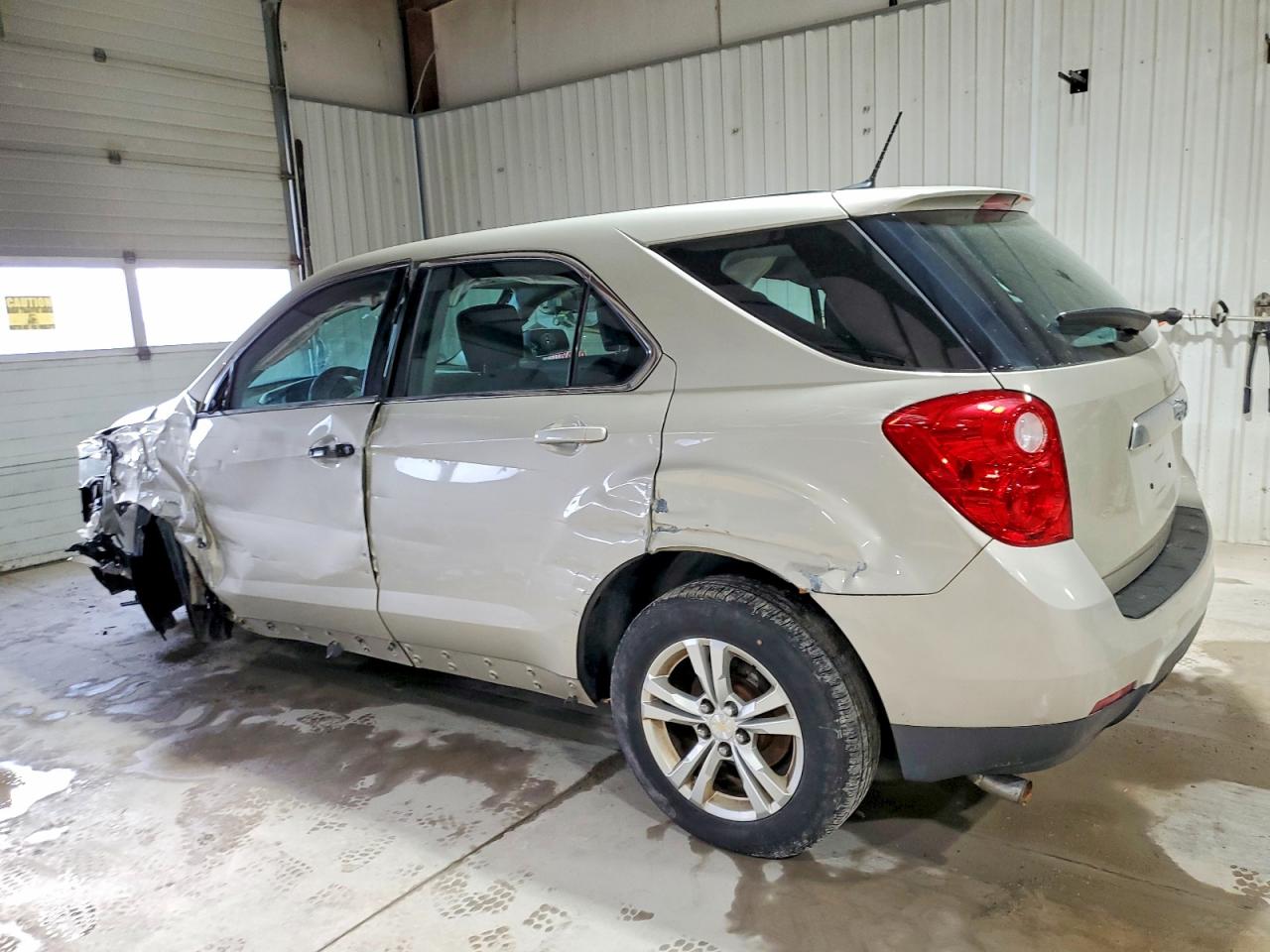 2014 CHEVROLET EQUINOX LS photo 2
