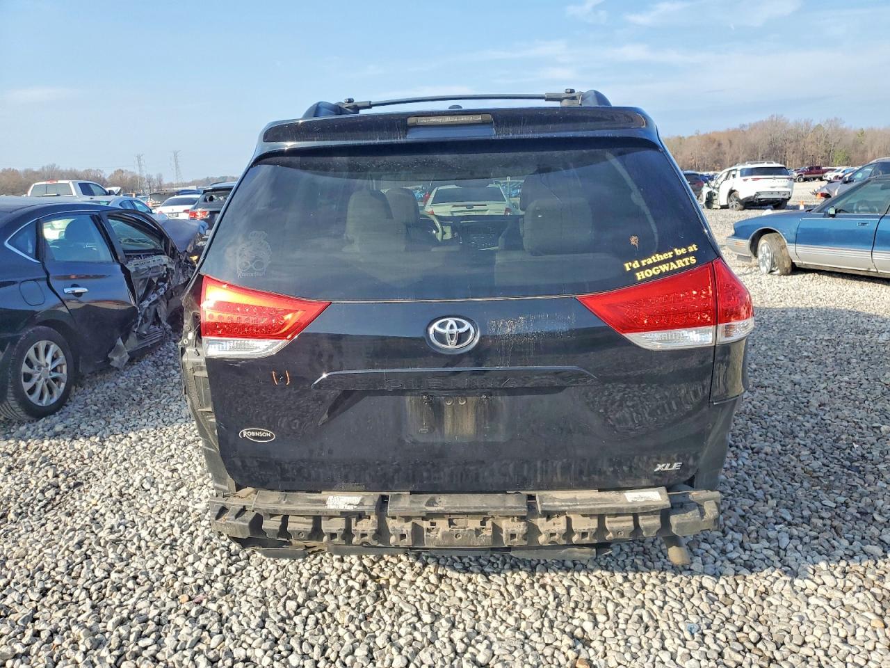2013 TOYOTA SIENNA XLE photo 6
