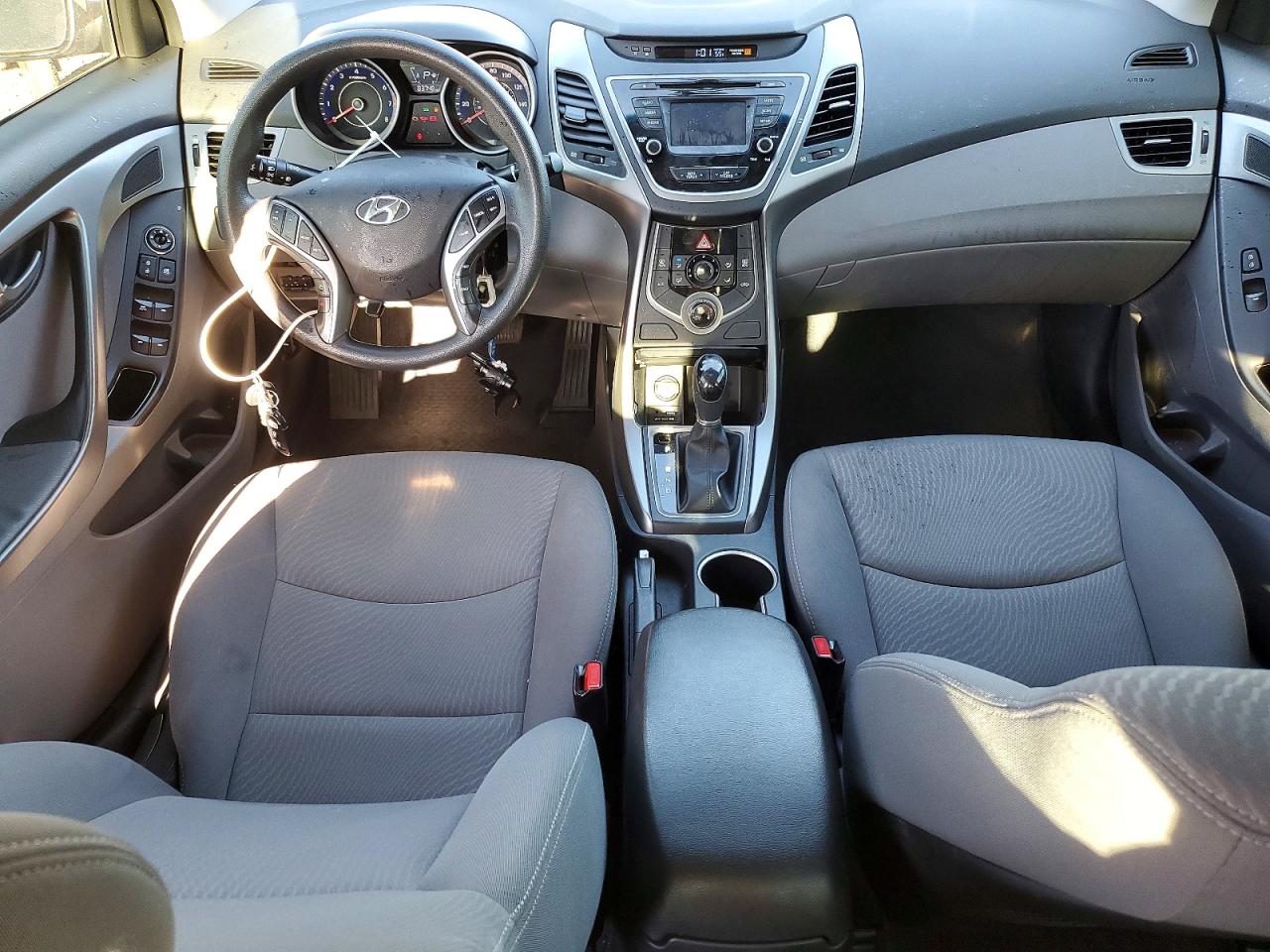2016 HYUNDAI ELANTRA SE photo 8