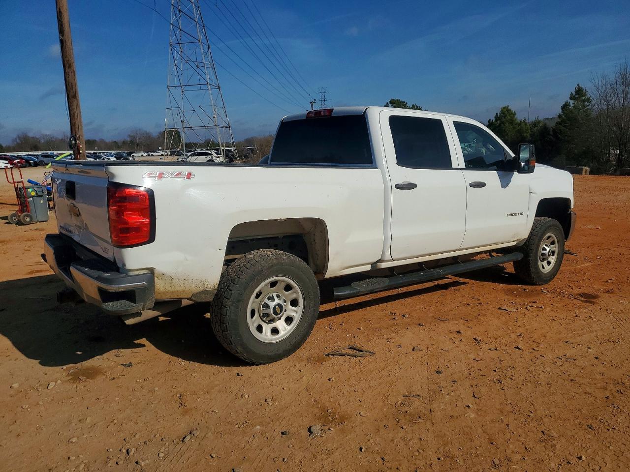 2017 CHEVROLET SILVERADO K2500 HEAVY DUTY photo 3